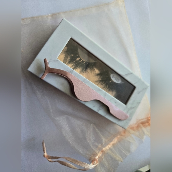 Luxury 3D Mink Eyelashes - Picture 4 of 4